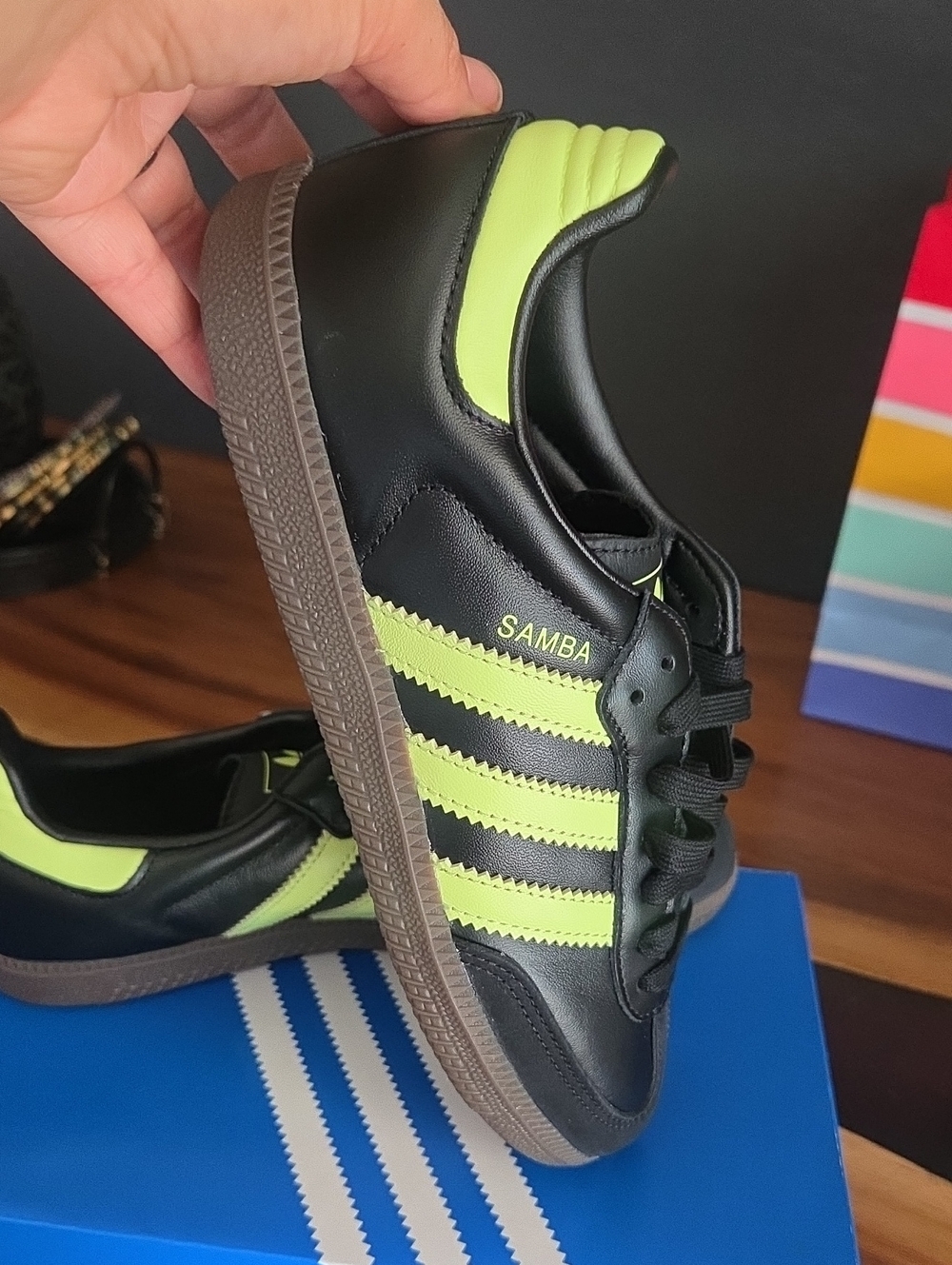 Adidas Black & Green Samba OG Women's Sneaker Size 8 NWT - Picture 3 of 9